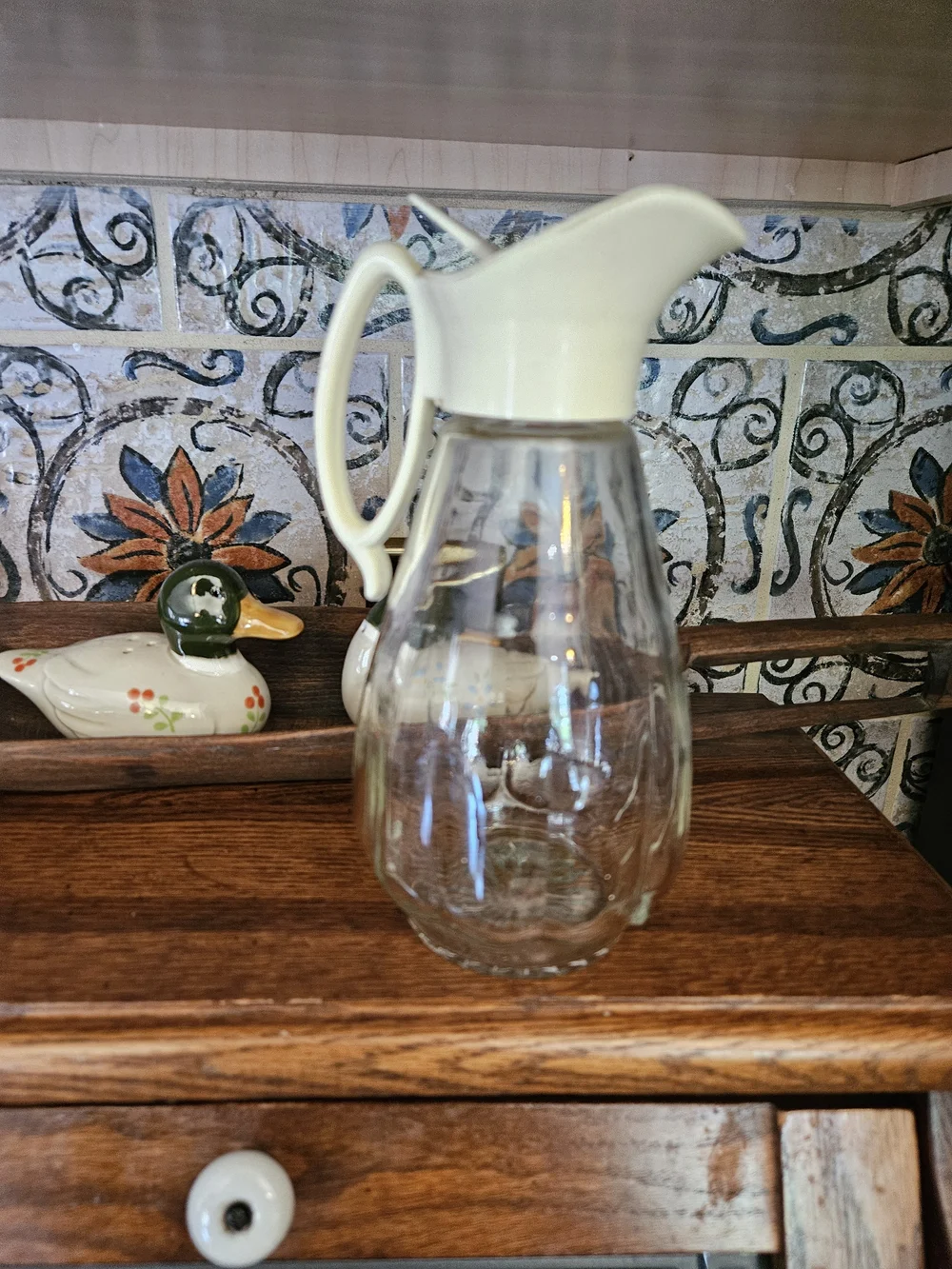 Glass Pitcher with Cream Plastic Lid and Handle - Clear